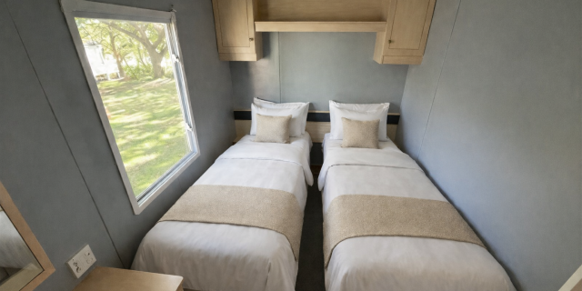 2003 Atlas Moonstone twin bedroom dressed