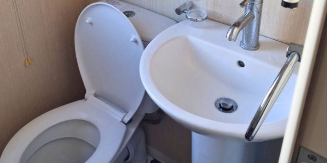 2013 Swift Bordeaux Bathroom