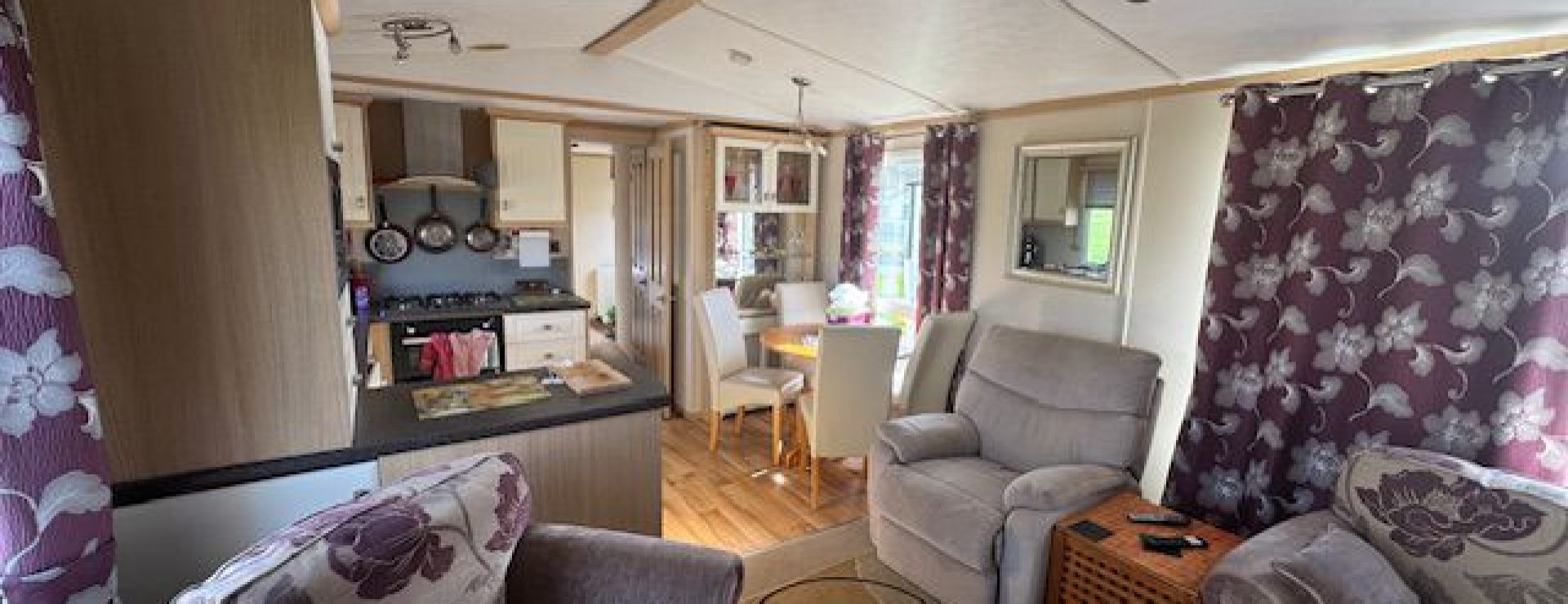 2011 Carnaby Rosedale living room