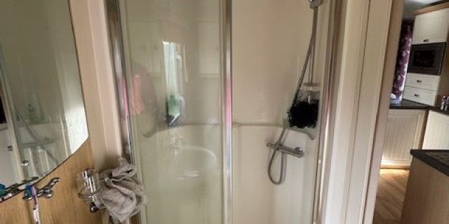 2011 Carnaby Rosedale Bathroom