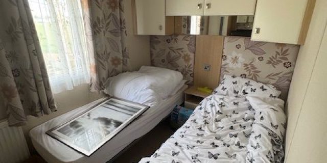 2011 Carnaby Rosedale twin bedroom