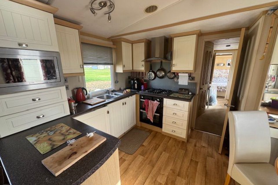 2011 Carnaby Rosedale Kitchen