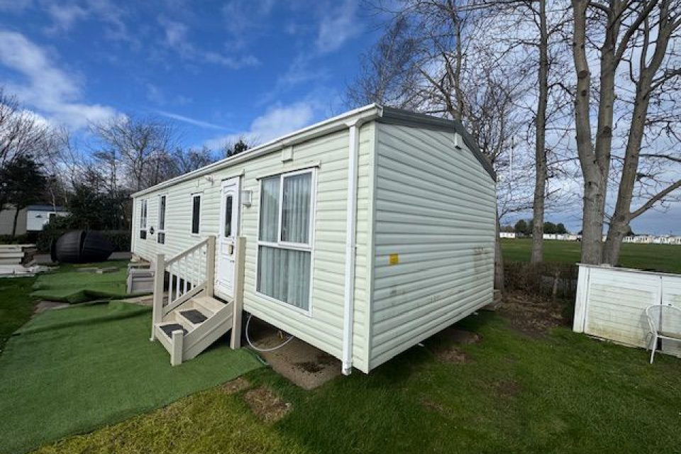 2011 Carnaby Rosedale Outside Side view
