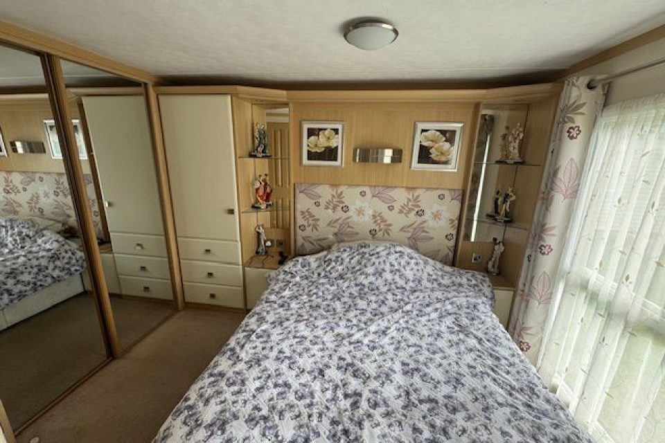 2011 Carnaby Rosedale Main Bedroom