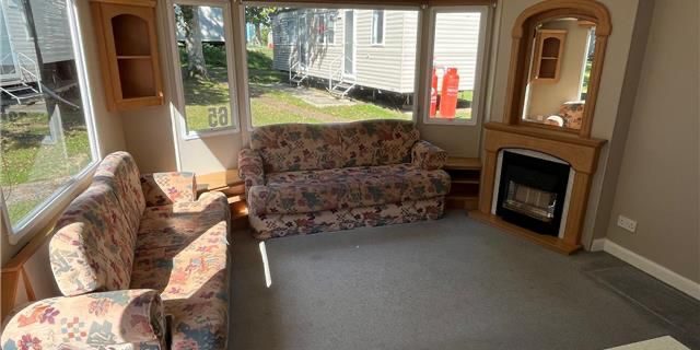 2003 Atlas Moonstone living room