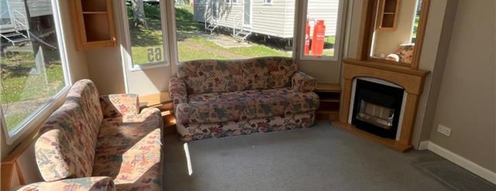 2003 Atlas Moonstone living room