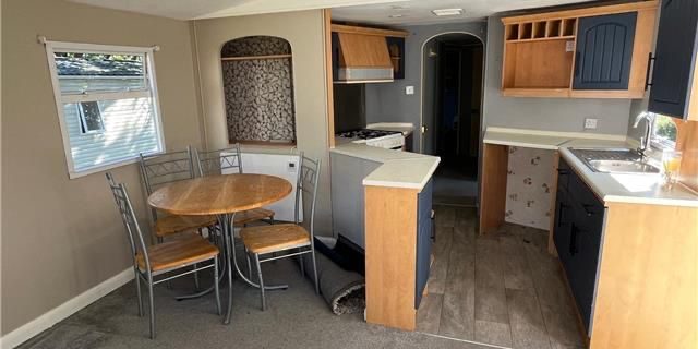 2003 Atlast Moonstone kitchen and dining