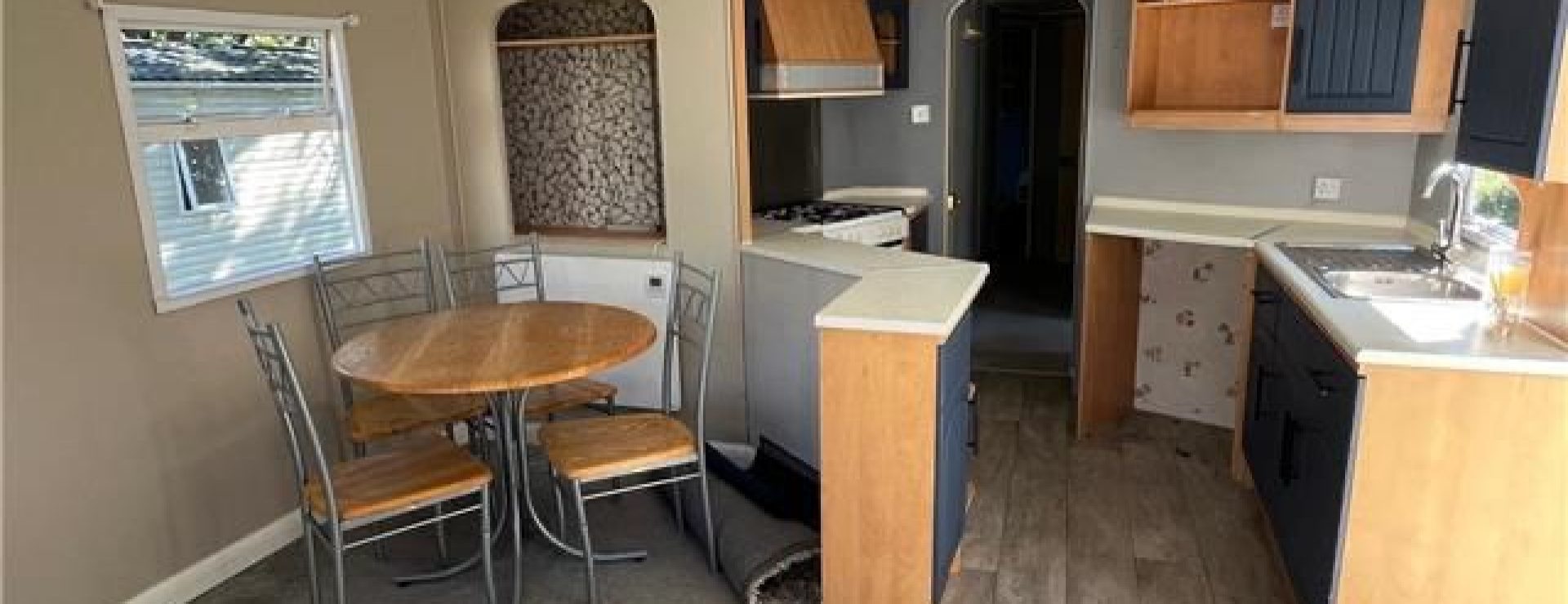 2003 Atlast Moonstone kitchen and dining