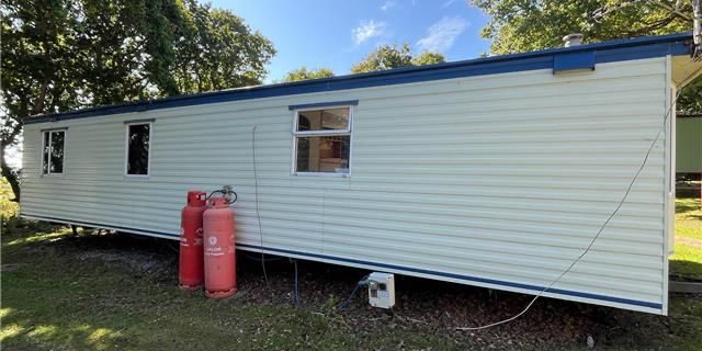 2003 Atlas Moonstone Side View