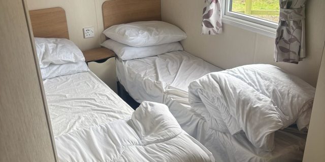 2017 Willerby Seasons Twin Bedroom made up